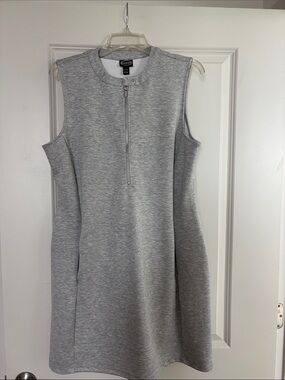 Scoop Grey Sleeveless Zip-Front Athletic Dress 👗